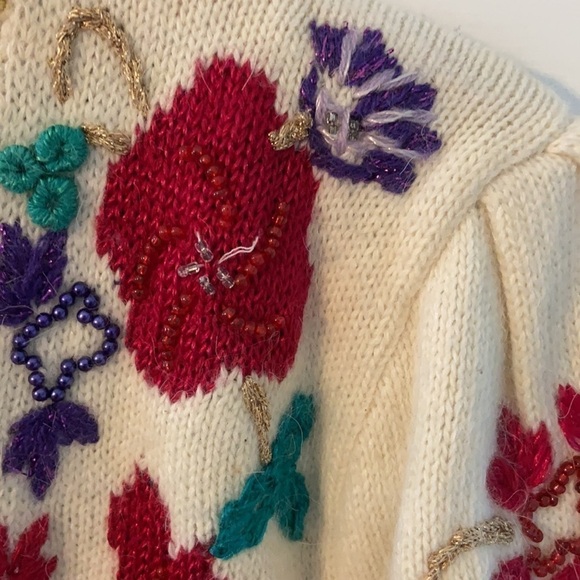 VTG beaded crop embroidered sweater - Picture 4 of 6